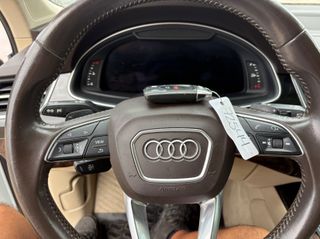 2017 Audi Q7 3.0T Premium - Interior Steering Wheel With Keys Image
